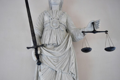 Verweste Frauenleiche in Koffer: Zwölf Jahre Haft für Mann in Stuttgart