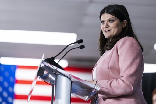 La députée démocrate américaine Haley Stevens, candidate au siège vacant du Michigan au Sénat américain, prend la parole lors d'un rassemblement, à Madison Heights, dans le Michigan, le 2 août 2026 — Finn Gomez