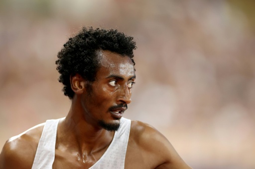 Etíope Yomif Kejelcha bate recorde mundial na Meia Maratona de Buenos Aires