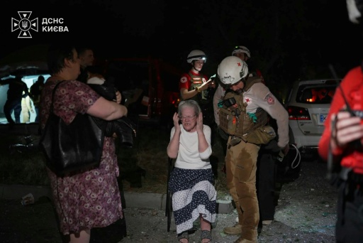 Bombardeios russos matam 13 na região de Kiev