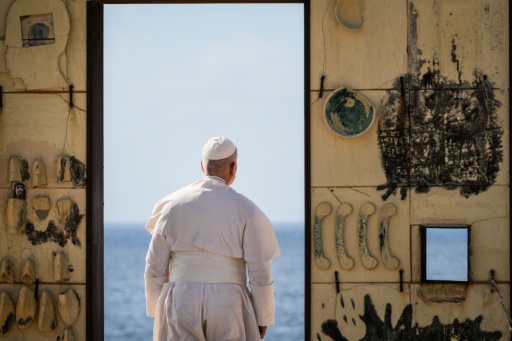 Em visita à ilha de Lampedusa, papa Leão XIV pede que Europa 'proteja' os migrantes