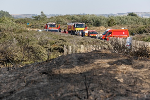 Pas-de-Calais: les incendies toujours pas fixés, trois pompiers légèrement blessés