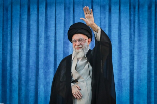 إيران تترقب تشييعا حاشدا مع بدء مراسم وداع علي خامنئي