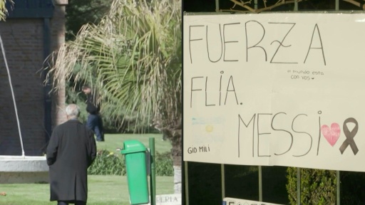 Messi se despede de seu pai e recebe mensagens de carinho