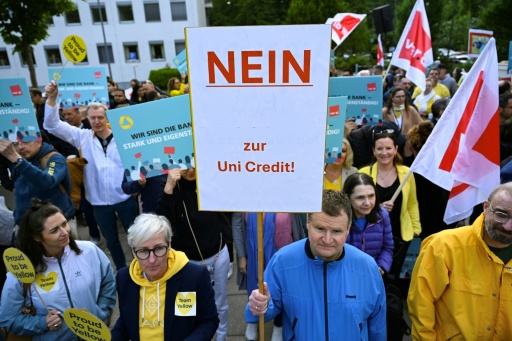 Commerzbank staff's legal bid against UniCredit rejected