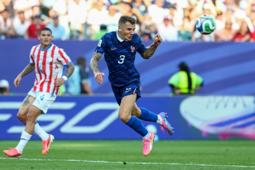 Le latéral gauche Lucad Digne avec l'équipe de France contre le Paraguay au Mondial le 4 juillet 2026 à Philadelphie — FRANCK FIFE / AFP