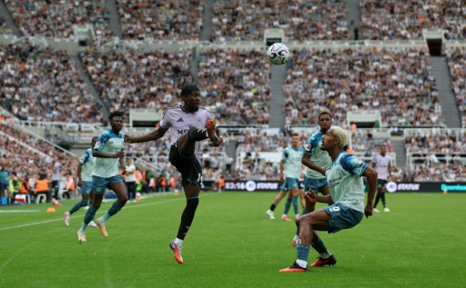 Kit confusion disrupts Newcastle friendly against Leverkusen