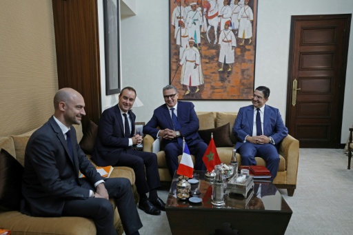 Le Premier ministre français Sébastien Lecornu (2e g) et son homologue marocain Aziz Akhannouch (2e d), le ministre français des Affaires étrangères Jean-Noël Barrot (g) et son homologue marocain Nasser Bourita, lors d'une rencontre à Rabat, le 16 juillet 2026 au Maroc — Abdel Majid BZIOUAT / AFP