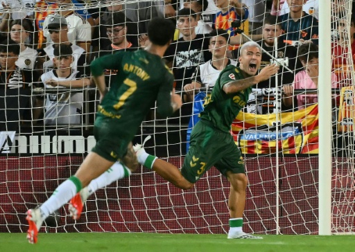 Betis vence na visita ao Valencia (1-0) e segue no alto da tabela do Espanhol