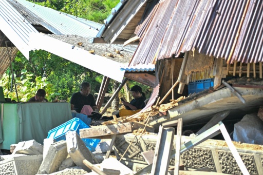 Calor dificulta tarefas de resgate após terremoto que matou 34 pessoas no Japão