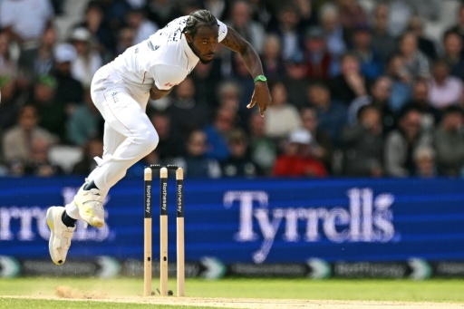 England's Jofra Archer rocked Pakistan at Headingley — Oli SCARFF / AFP