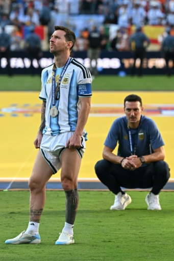 España espera a los campeones del mundo para agasajarlos como héroes