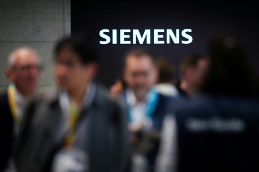 Siemens shares plunge on disappointing guidance raise