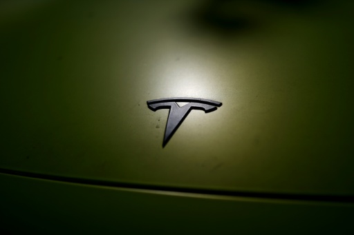 Tesla atribuye a la bajada de precios de los vehículos sus utilidades menores a las esperadas