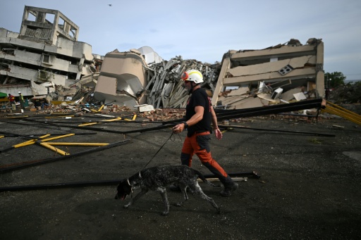 La lenta recuperación de cadáveres de los terremotos exaspera a los venezolanos
