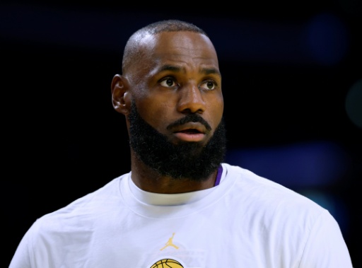 'Thrilled' 76ers sign James with eyes on NBA title run