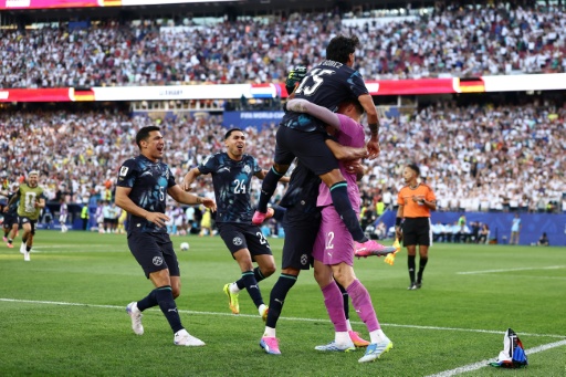 Alfaro caza una utopía y Paraguay elimina a Alemania del Mundial