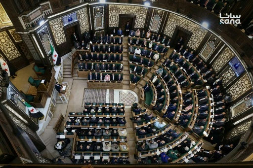 مجلس الشعب السوري الانتقالي يعقد أولى جلساته وينتخب رئيسا له