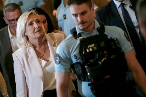 À Hénin-Beaumont, des électeurs RN rassurés par la candidature de Marine Le Pen