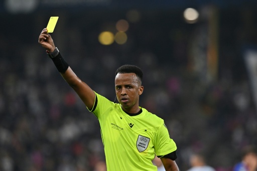 Supercopa da Europa 'foi a minha Copa do Mundo', escreve árbitro somali