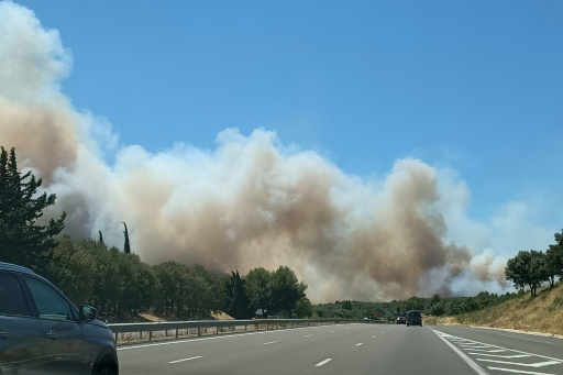 L'incendie dans le Gard fixé, l'A9 réouverte dans la soirée