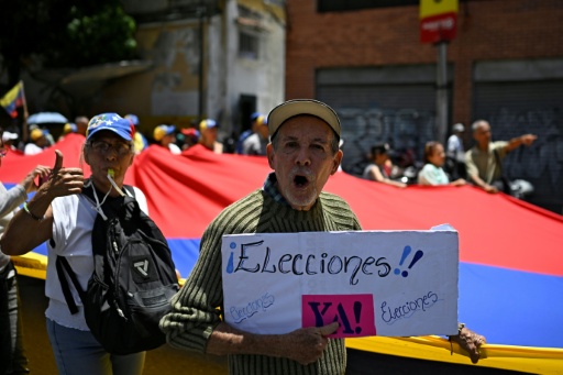 Des manifestants se rassemblent à Caracas le 28 juillet 2026, en vue de demander des élections au Venezuela — Federico PARRA / AFP