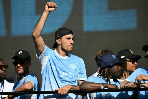 Maresca says 'anything can happen' amid talk of Rodri move to Barcelona