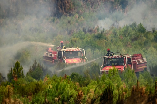 Weather conditions are set to worsen in the Gironde, where firefighters had reported a second calm night — Ed JONES / AFP