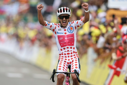 Carapaz reina en los Alpes, Pogagar en el Tour