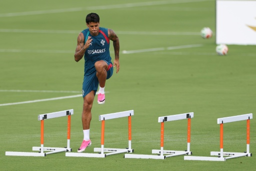El Barcelona oficializa la vuelta de Cancelo para reforzar su defensa