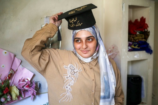 Gaza: une jeune femme brille lors des épreuves du bac, les premières depuis 2023