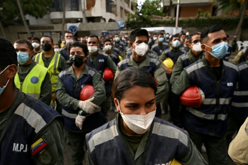 Venezuelans hold minute of silence one month after tremors