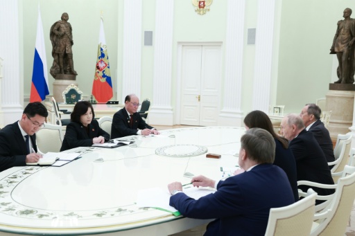 Putin se reúne com ministra das Relações Exteriores da Coreia do Norte