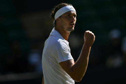 French Open champ Zverev into Wimbledon last 16