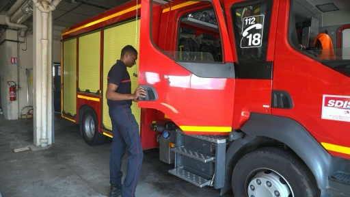 Incendies, canicules: les pompiers volontaires, maillon indispensable des secours