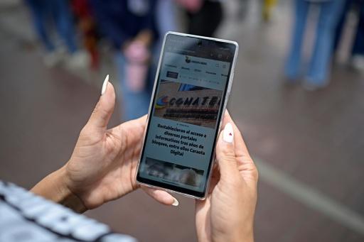 Venezuela desbloquea sitios informativos censurados por años