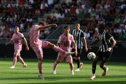 L1: Rennes se complique la vie mais vient à bout d'Angers