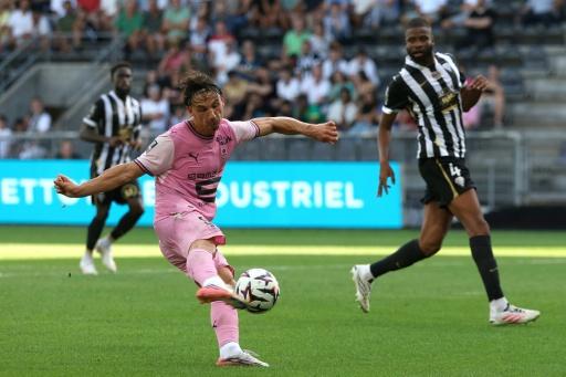 Le buteur rennais Esteban Lepaul peu en réussite contre Angers au stade Raymond-Kopa, le 6 septembre 2026 — Alain JOCARD / AFP
