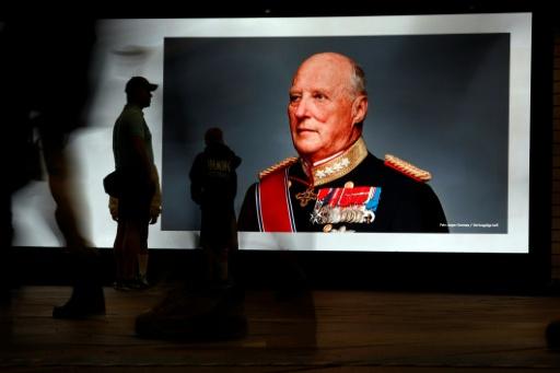 Noruega se despede do rei Harald V, o 'avô' da nação