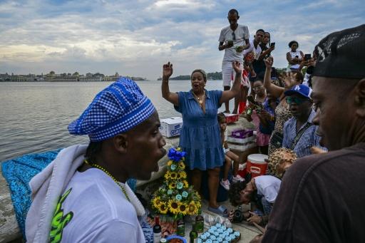 Los devotos de la Virgen de Regla (Yemayá, en la religión yoruba) participan en su festividad en La Habana el 7 de septiembre de 2026 — YAMIL LAGE / AFP