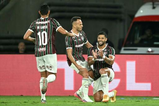 El jugador de Fluminense #07 Hulk (derecha) celebra con sus compañeros tras anotar en duelo ante Platense por Copa Libertadores disputado en Rio de Janeiro, el 8 de setiembre de 2026 — MAURO PIMENTEL / AFP