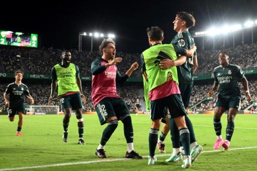 Espagne: le Real Madrid s'en sort à Elche grâce à Espi et Mbappé