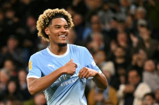 Manchester City golea al Norwich en Copa de la Liga a ritmo de Samba