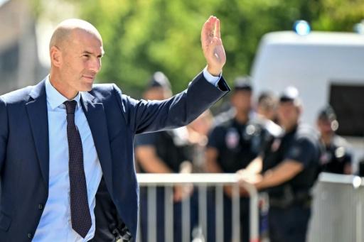 Equipe de France: Zidane rend sa première copie