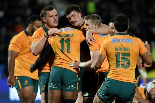Kiss's winning run ends as Argentina hold Australia to draw