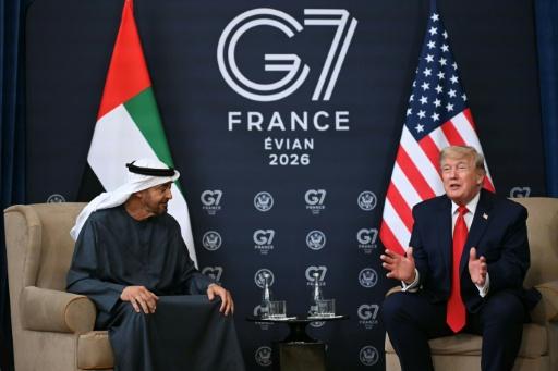 الرئيس الإماراتي وترامب يبحثان هاتفيا التطورات في الشرق الأوسط