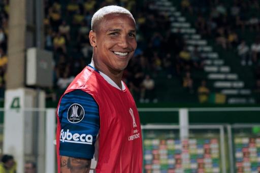 El atacante brasileño Deyverson, de Liga de Quito, en el partido de ida de octavos de final de la Copa Libertadores ante Mirassol, en el estadio José María de Campos Maia, en Mirassol, Brasil, el 13 de agosto de 2026 — Rapha Marques / AFP