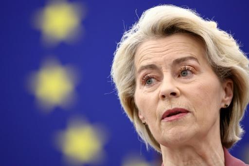 EU chief to unveil social media, gaming curbs for under-15s