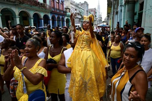 Des fidèles participent à une procession pour célébrer la Vierge de la Charité, Oshun dans la religion afro-cubaine, à La Havane, le 8 septembre 2026 — YAMIL LAGE / AFP