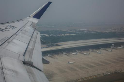 Aeroportos são reabertos na Indonésia após erupção vulcânica